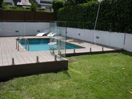 Pool Fencing installation in Madrid.