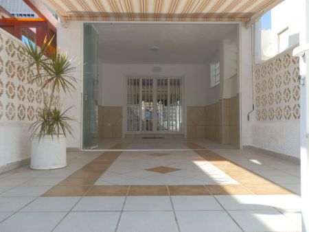 Glass Curtains in Cabo Roig (with Sunken Bottom Track).